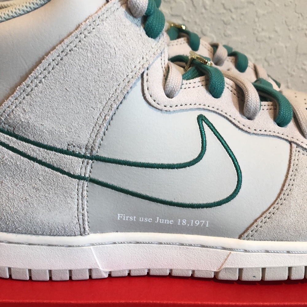 NIKE DUNK HI SE SNEAKERS - Picture 3 of 10
